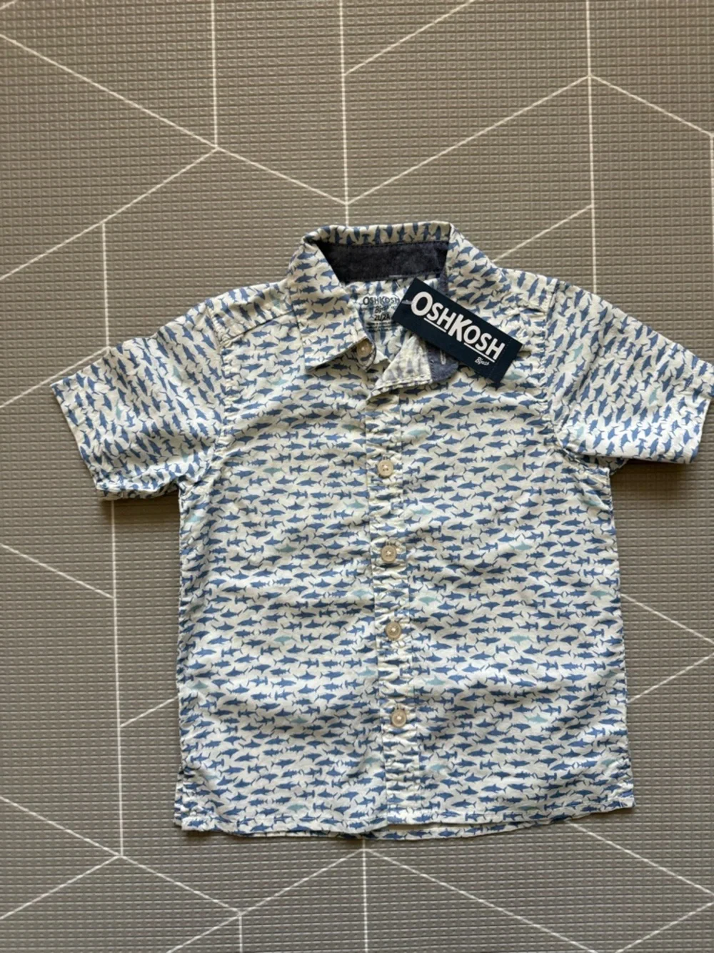 OshKosh B'gosh|White and Blue DitsyShark-Print Button-Down Shirt with collar•NWT